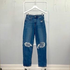 American Eagle Ripped Mom Jeans Size 2